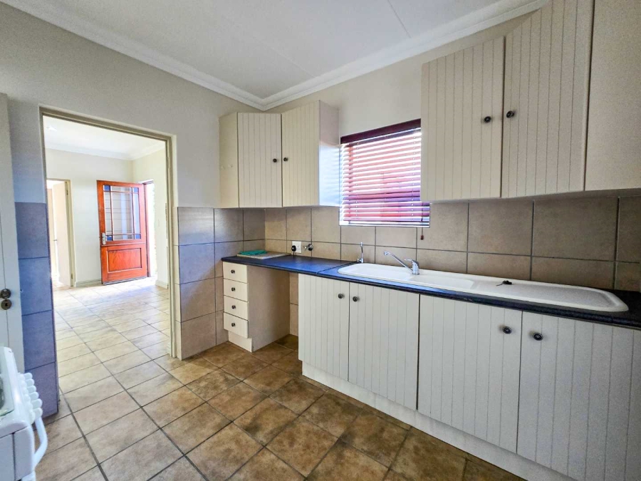 4 Bedroom Property for Sale in Stilbaai Wes Western Cape